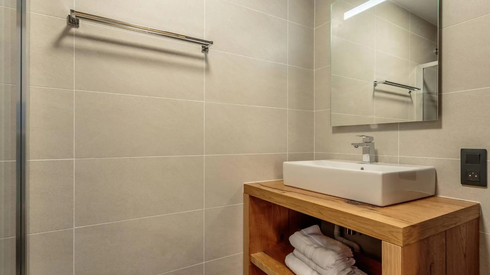 Appartement Cosy Avec Balcon, Parking Et Wi-Fi A Champagny-En-Vanoise - Fr-1-638-13 La Plagne France